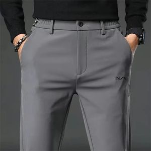 Golf Wear Spring Summer Men Pants Golf Fashion Pantaloni da golf elastici traspiranti pantaloni da uomo di alta qualità 240326