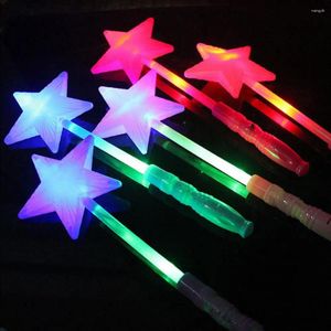 Parti Dekorasyonu Aydınlık Çubuklar Yıldız Şekleli Led Glow Stick Flashing Light Up Lise Tıpa Tüp Renkli Değnek Havuz Doğum Günü Düğün