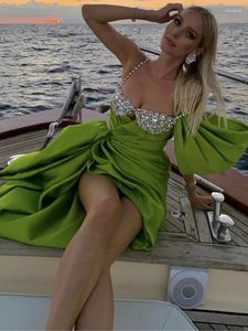 활주로 드레스 여성 여름 고급 모조 다이아몬드 녹색 구슬 등이없는 소매없는 Bodycon 미니 유명인 이브닝 파티 디자이너