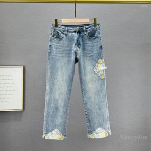 Jeans da donna in stile cinese ricamato per pantaloni coltivati da donna 2024 abiti primaverili ed estivi High Waist perline-gamba