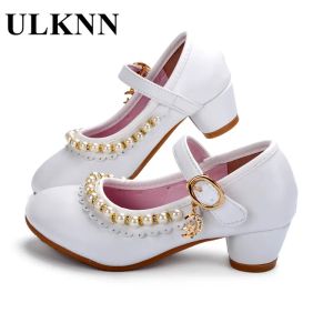 Tênis ulknn sapatos infantis sandálias de garotas bagunuta rosa sapatos brancos pérolas de couro macio feminino sandália
