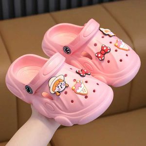 Slipper Summer Cartoon Kids Kids Hollow Platform Casual Girl Shoe Soft Sole Two Wear Slippers Anti Slip Boy Beach Shoe Sandals 2449