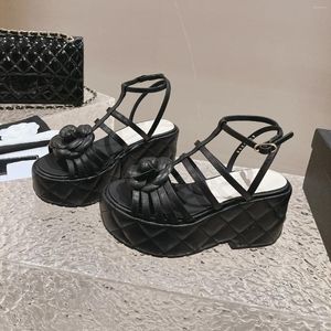 Sandalet 2024 İlkbahar Yaz Ayakkabıları Kadınlar Orijinal Deri Çiçekler Kama Tasarımcı Marka Platformu Zapatillas Mujer