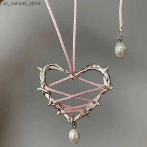 Pendant Necklaces New Exaggeration Y2k Pink Black Bow Tie Love Metal Heart Necklaces Ribbon Pearl Pendant Necklace for Women Trendy Jewelry Gifts21MEX