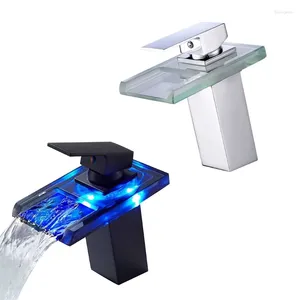 Banyo Lavabo Muslukları Led Şelale Museti Fantasyled Cam Spout Havzası 3 Renkler Tek Saplama 1 Delik