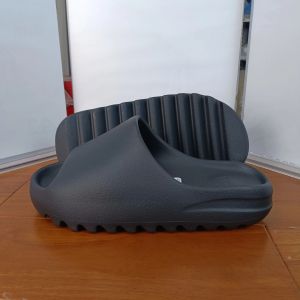 Sandały slajdów YZ Suma Kość Letnia żywica onyksowa sadza Ocher enflame Orange Men Men Women Sneakers Rozmiar 36-48 US13 USA Warehouse Szybka dostawa