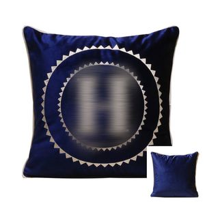 Luxury Designer Pillow Case Classic Pattern Cushion täcker storleken 45*45 cm för ny heminredning nyårsfestival julfestival present