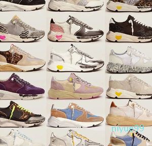 2024 Nya högkvalitativa skor Golden White Pink Color Sneakers Super Star Sequin Classic Do -Old Dirty Shoe Designer Man Women Casual Shoes