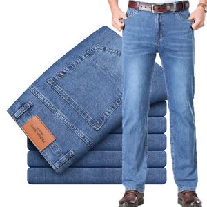 Marca de verão da primavera masculino ajuste reto algodão leve de algodão jeans casual cintura alta jeans cinza claro 240401