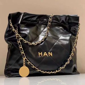 100% Genuine Chain Shoulder Bags Brand Designer Fashion Women Oil Wax Leather Shopping Tote Purses and Handbags Casual Large Capacity Bucket Bag