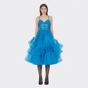 Abiti casual blu spaghetti cinghia tulle abito estivo prezioso v collo festa festeggiati vedi attraverso la maglia lunghezza maxi abiti personalizzati