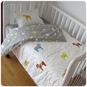 Baby Bettwäsche Set 3PCS für Kinderbettbett Bettwäsche Mädchen Boy Abnehmbares Kinderbett -Quiltkissen auch ohne Füllung 240325