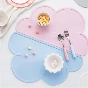 Tavolino tavolo a forma di nuvola di nuvola silicone baby mazzetto tappeto da pranzo impermeabile senza slittamento
