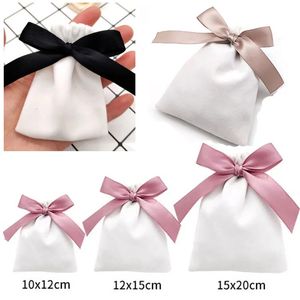 Velvet Ribbon Geschenktüten7x9cm 10x12cm 12x15 cm Packung 50 Wimpern Make -up Lippenstift Kordelbeutel Schmuckstaub Sack240327