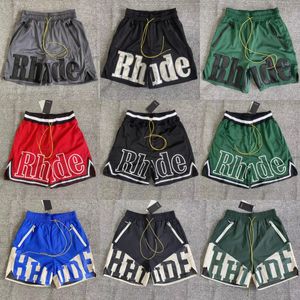 Rhude Designer Mens Shorts Shorts Summer Fashion Beach Pants Män Högkvalitativ gata slitage Rödblå svarta lila byxor Mens Loose Short Us Size S-XL