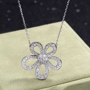 Versione alta Originale 1To1 Necklace marchio S925 Micro in argento sterling intarsiato con diamante Vancefe Vancefe La collana di girasolo di alta qualità Collana di girocollo di alta qualità