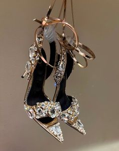 Top-Design Metallic Tomxford Sandals Schuhe kristallverzerrte Knöchel-Tie-Stein-Stollen-Stiletto-Heels für Frauen Party Abend Spitze Zehenpumpen EU35-42