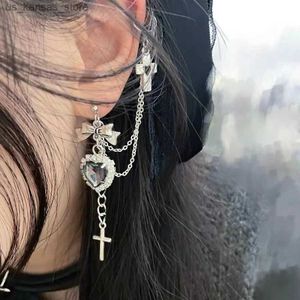 Urok ciemny punk vintage metalowy łańcuch krzyżowy Kolczyki Miłość Kobiety spersonalizowany hip -hop One Piece Ear Bone Clips Party Biżuteria Prezent240408