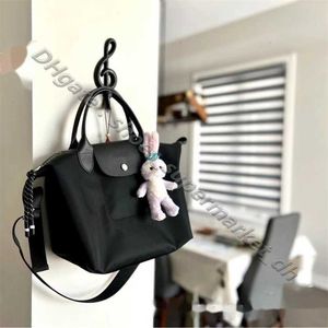 Handväska clearance detaljhandels grossist 95% rabatt på väskan avtagbar vit handväska nylon dumpling crossbody miljöskydd blixtlås handhållen band rem handväska designer