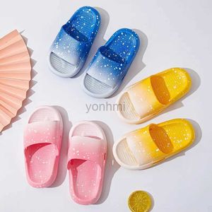 Slipper Summer Childrens tofflor Casual Sky Gradient Soft Slippers Home Bathoom tofflor Non-Slip Breatble Girls Boys Slippers Shoes 240408