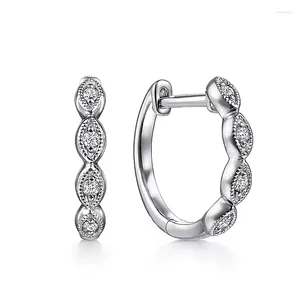 Orecchini a cerchio Huitan Lady's Circle con abbagliante Temperamento di moda zirconia cristallina di zirconia Eleganti Women Ear Eaid Jewelry