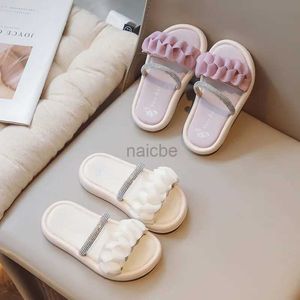 Slipper New Girls Slippers Summer Clystone Soft Sole Sweet Style Slippers Fashion Girls Princess Shouse на улице в Pantufa 2448