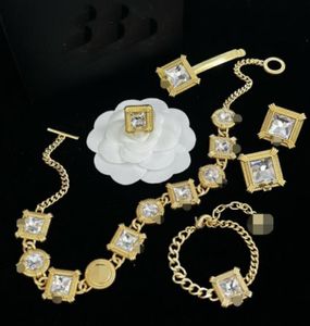 Moda Basilisk Medusa Square Crystal Crystacts Women Bransoletka Naszyjka Zestawki kolczyki Mosiężne 18K Gold Splating Dams Designer Jewelry VE-X8N01