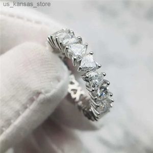 Cluster Rings Huitan Luxury Heart CZ Promise Rings for Women Engagement Wedding Accessories Silver Color Love Ring mångsidiga modesmycken240408