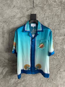 2024 New Mens 실크 셔츠 패션 컬러 쉘 프린트 디자인 미국 크기 캐주얼 셔츠 고품질 고급 브랜드 디자이너 셔츠