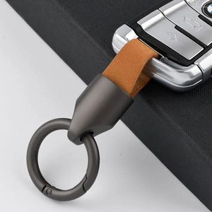 Keychains Key Holder Car Buckle Unique Keys Organizer Ring Round Pendant Bag Charms Leather Chain Man