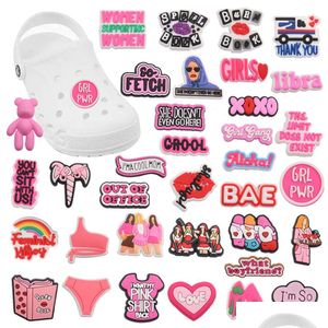 Akcesoria części butów 1 buah Pvc I M Cool Mom Love S Woman Pink Garden Bluckle Dekoracje Fit Clog Jibz Charm Party Kado 230425 D DH2IC