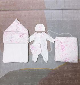 Recém -nascidos Baby Mosies Bobs Cobertores Cinco peças Conjuntos de Rompers de Designer Impressão Crianças Mumits Meninas Presentes de meninos287E2049429