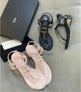 Luxury Flats Sandal Women Shoes Channel Summer Beach Clip Toe Slides Brand Designer Flip-flops Quilted Chain Sandals Low Heel Women Slippers