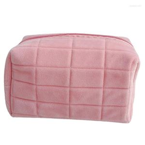 Kosmetikbeutel 1 PC niedliche Pelz Make -up -Tasche für Frauen Reißverschluss großer fester Farbreisen Make -up Toilettenwaschbeutel Beutel