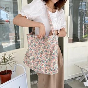 Bolsa fina de pano de algodão feminino Bolsas de mensagens de ombro de flores vintage ladras florais tocam bolsas ecológicas meninas reutilizáveis grandes compras