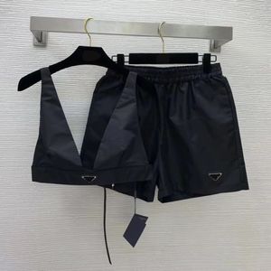 2024SS Design de moda shorts de suspensórios femininos de duas peças e shorts definem a camiseta de lapela sexy top e um conjunto de shorts