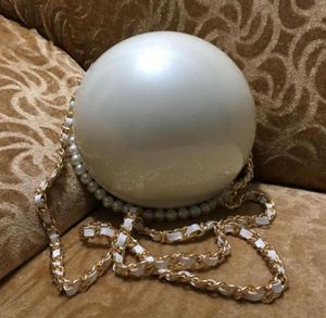 Luksusowe torby prezentowe VIP Ivory i czarna perełka Ball Clutch Torebka Paris Paris Projektant Torebka Portfer Portfel Lady Pearl Chain SH774142873659