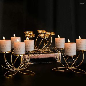 Candele per candele Porta a bordo Candleight Props Romantic Iron Iron Ploted Lotus Candlestick Dink Style Decoration Table Creative Home Decor