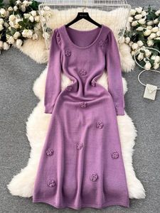 Lässige Kleider Mode 2024 französische elegante langärmlige wunderschöne florale gestrickte Kleid Frauen süße Blumensticker Pullover Midi Vestidos