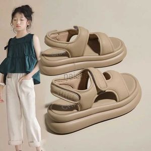 Slipper Sandalias Girl Sandals النسخة الكورية الاتجاه Kid Sport Shoe Shoes Soft Sole Sole Shoe Model و Big Children Girl Shoe 2448
