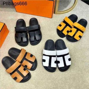 Женские сандалии Shypres Sandal S Slide Slide Fashion Women Классическая роскошная кожаная резиновая липучка на открытом воздухе O4GT имеет логотип vneh