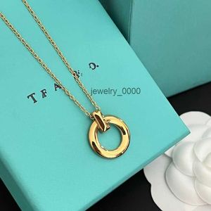 Colar de luxo Colar pendente Gold Designer banhado de luxo Charm Charm de estilo simples Jóias de cadeia longa feminino Novo colar de aniversário de casamento com caixa