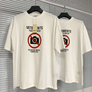 21SS Europe Fransa Vetements Mağaza Yok Sosyal Medya Antisosyal Nakış Tshirt Moda Erkek Tişörtleri Kadın Giysileri Günlük Pamuk Tee 469