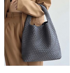Designer väskor tygväska crossbody väskor lyx handväska riktig läder baguette axelväska spegel kvalitet fyrkantig mode satchela stor kapacitet konstverk vävd väska