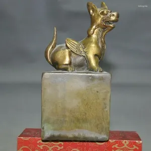 Dekorativa figurer Kina mässing brons Lucky Chinese Zodiac Animal Dog Puppy Wing Seal Stamp Signet