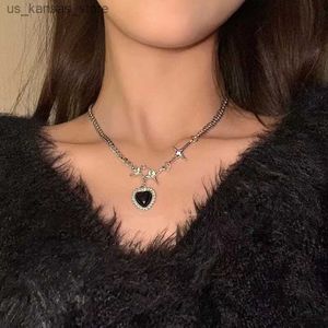 Pendant Necklaces Y2K Black Heart Pendant Necklaces for Women Rhinestone Star Chain Necklace New Kpop Jewelry Asymmetric Hip Hop Girls Accessories240408