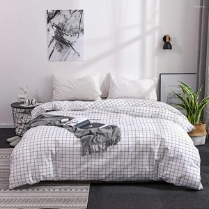 Bedding Sets Evich Polyester Brief White And Black Square Pillowcase Bed Duvet Cover For All Seasons High-end Home Textile