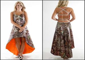 2016 High Low Spaghetti Camo Sukienki druhna z koralikami A linia Criss Cross Back Camoflage Maid of Honor Sukni