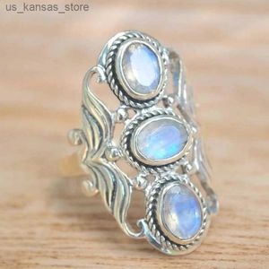 Cluster Rings Huitan Hottest Women Rings Hyperbole Wide Band Hollow Pattern Imitation Opal Ring Hip Hop Punk Female Accessories Retro Jewelry240408