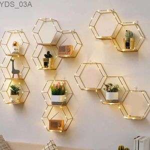 その他の家の装飾六角形のフローティングシェルフハニカム壁の装飾ファミリーリビングルームYQ240408で使用される幾何学的な幾何学
